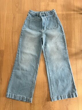 Rolla’s Sailor Cropped Wide-Leg Women's Jeans With Patch Pockets in Light Blue.